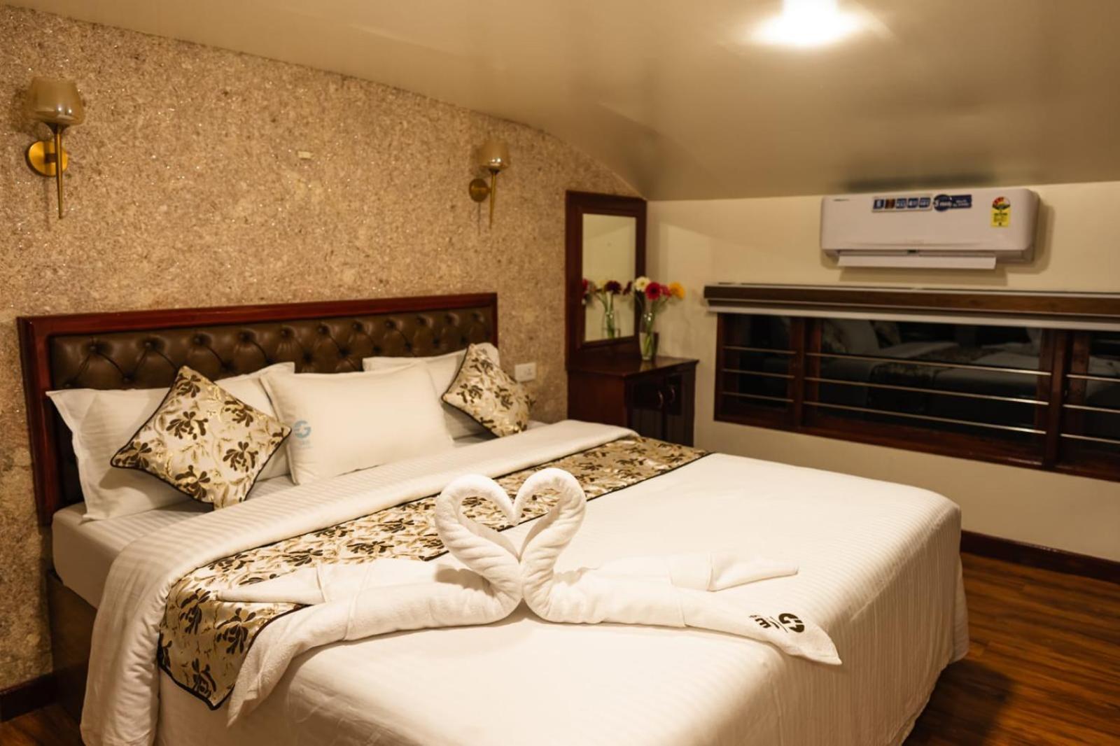 Cosy Premium Houseboats Hotel Alappuzha Exterior photo