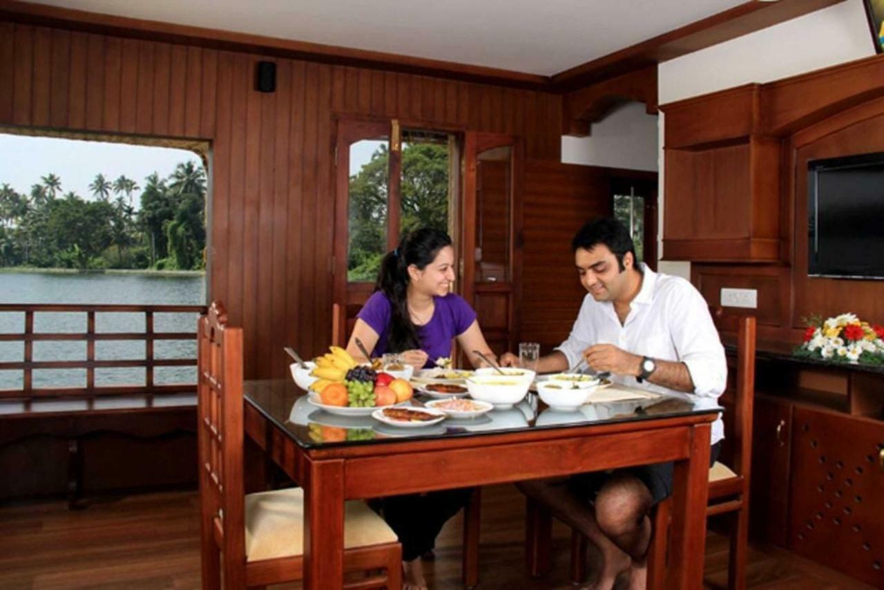 Cosy Premium Houseboats Hotel Alappuzha Exterior photo