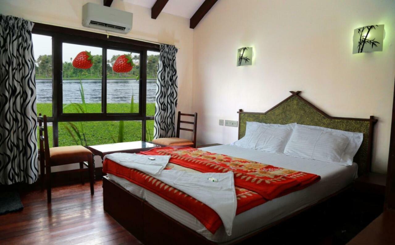 Cosy Premium Houseboats Hotel Alappuzha Exterior photo