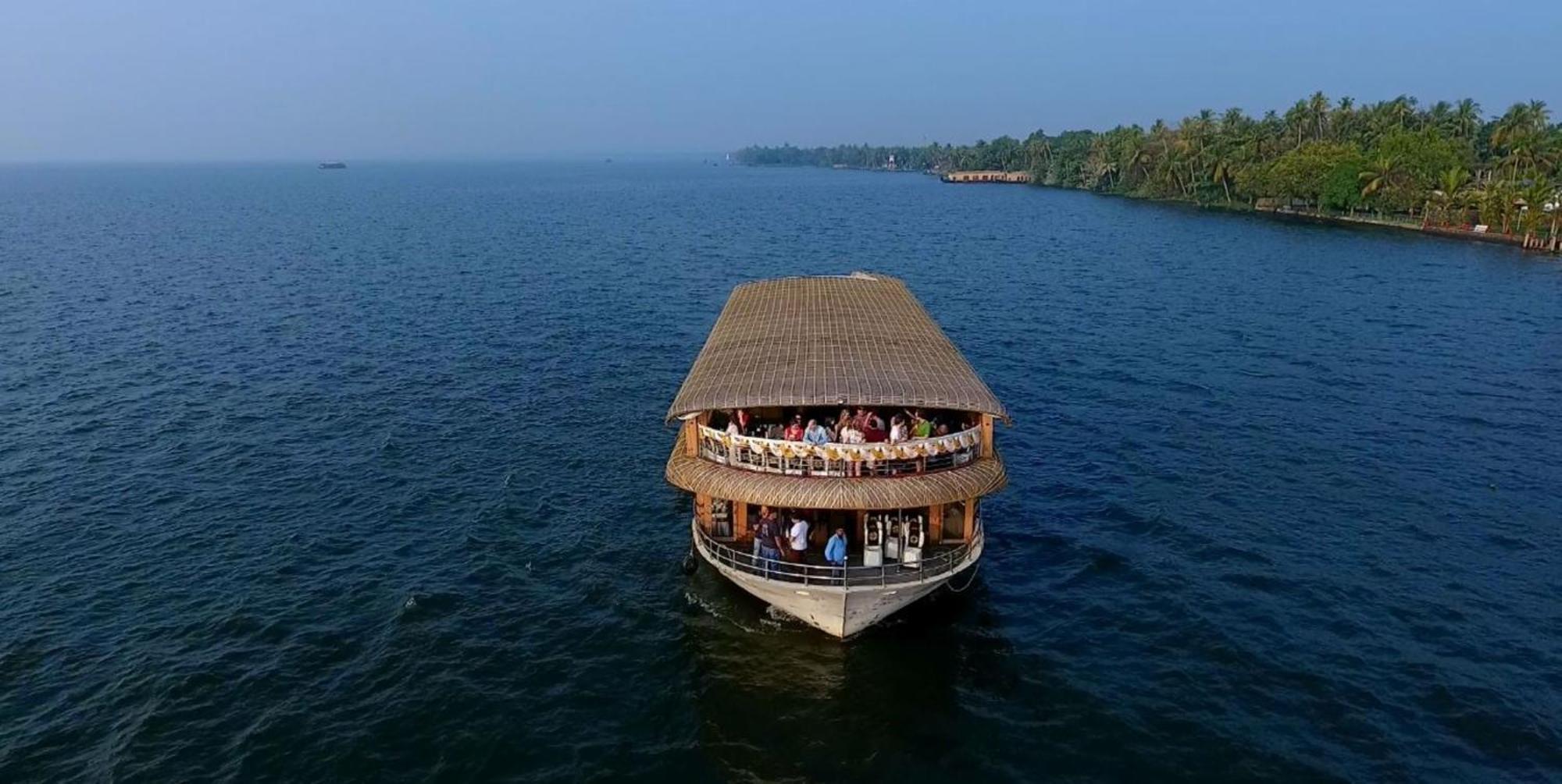 Cosy Premium Houseboats Hotel Alappuzha Exterior photo