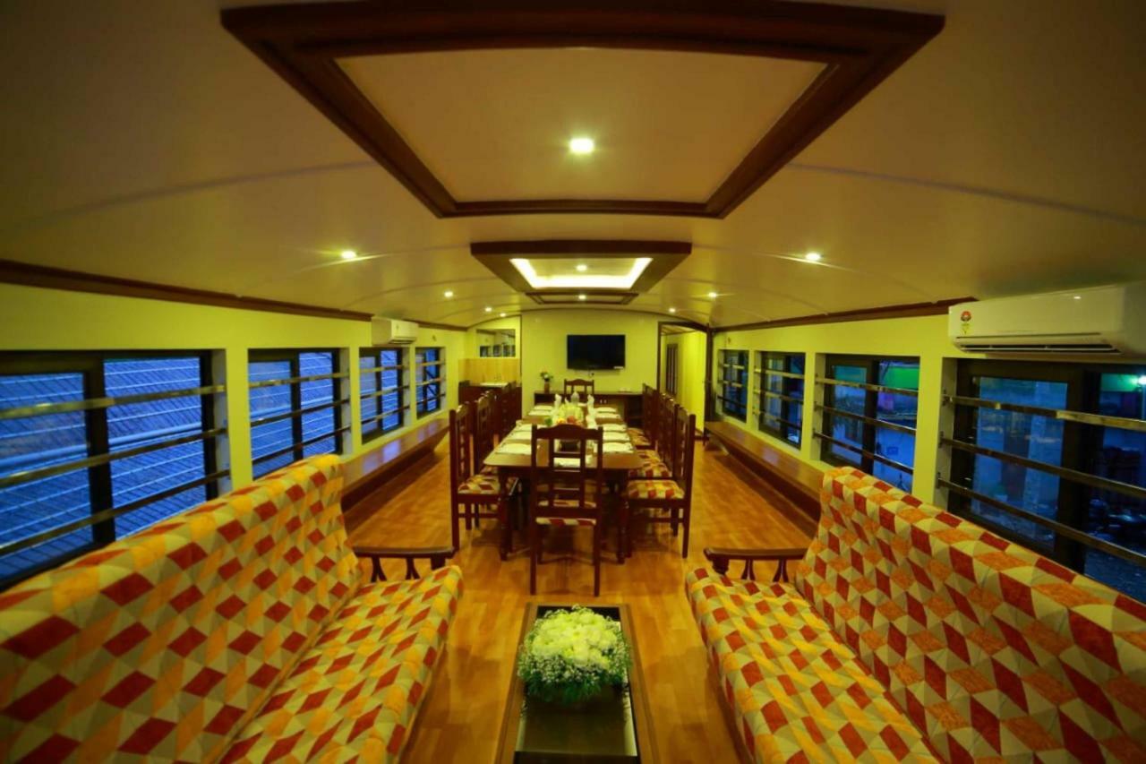 Cosy Premium Houseboats Hotel Alappuzha Exterior photo