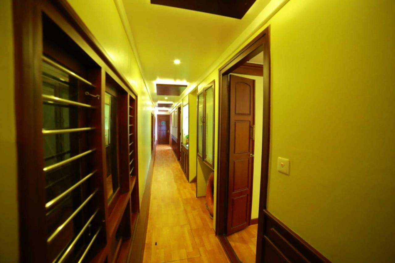 Cosy Premium Houseboats Hotel Alappuzha Exterior photo