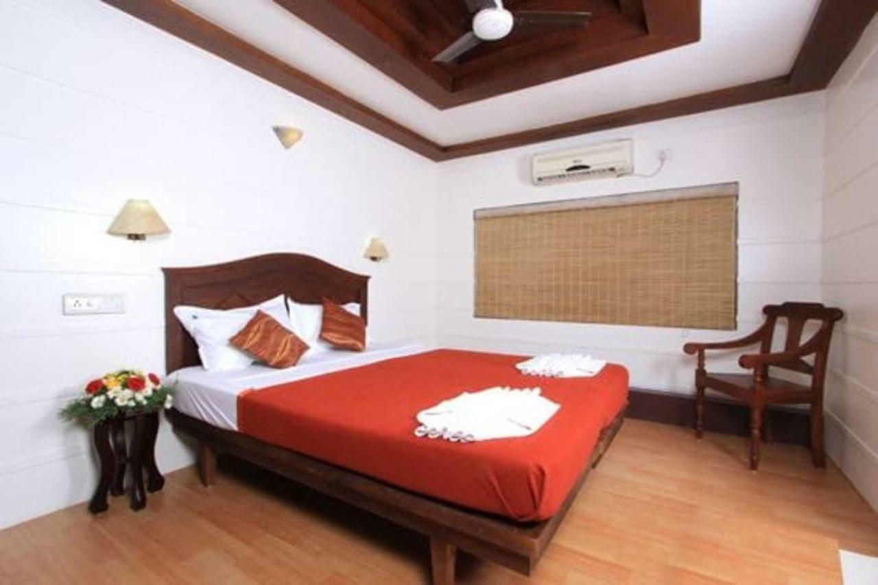 Cosy Premium Houseboats Hotel Alappuzha Exterior photo