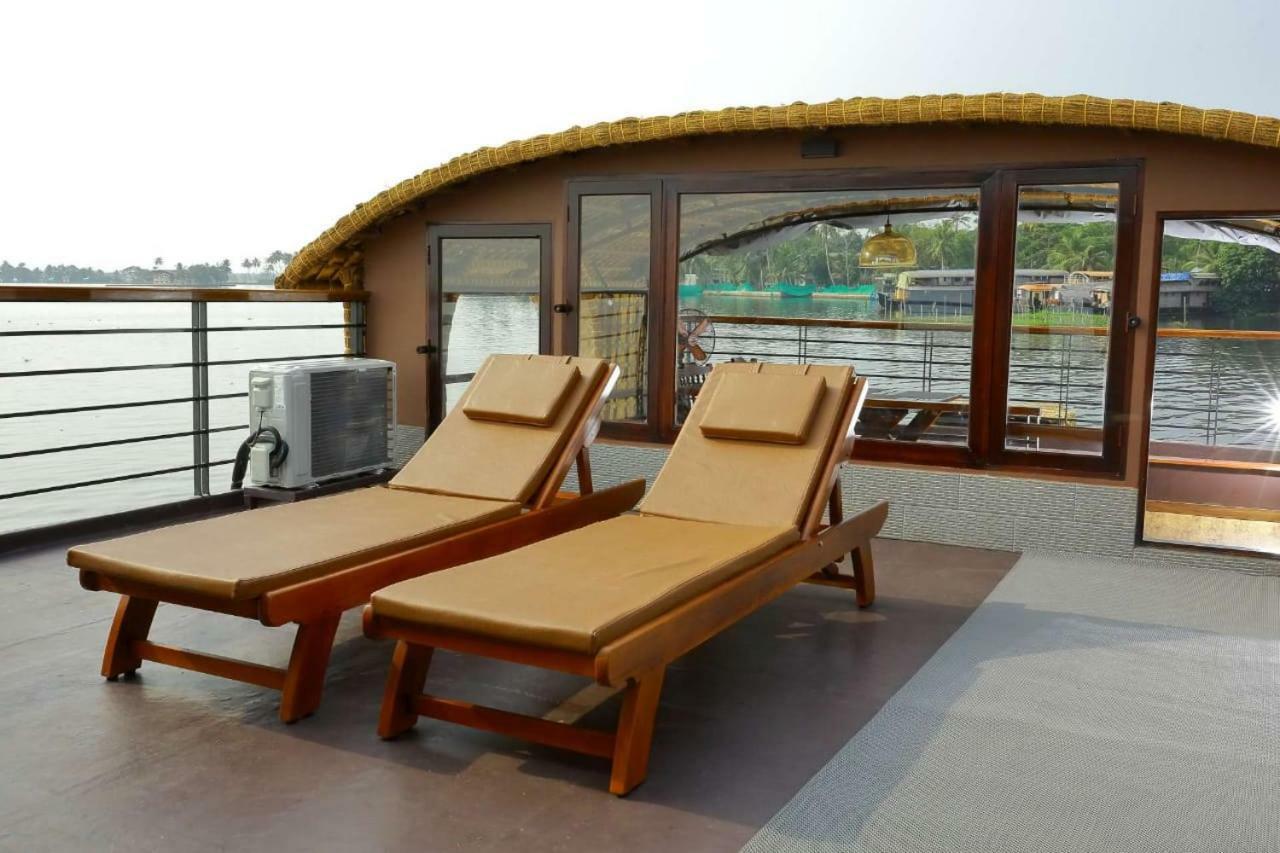 Cosy Premium Houseboats Hotel Alappuzha Exterior photo