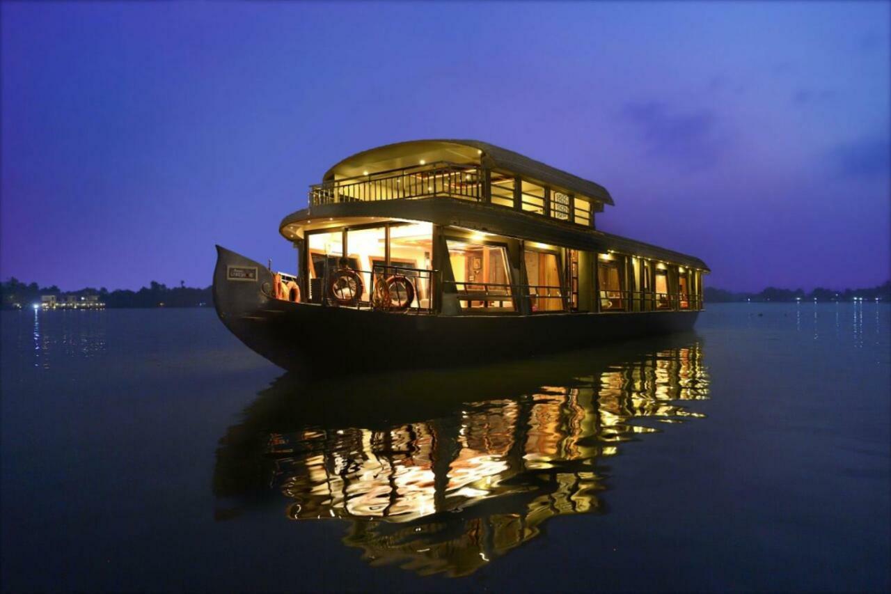 Cosy Premium Houseboats Hotel Alappuzha Exterior photo
